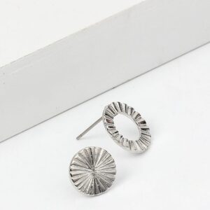 Περιγραφή εικόνας ασύμετρα σκουλαρίκια